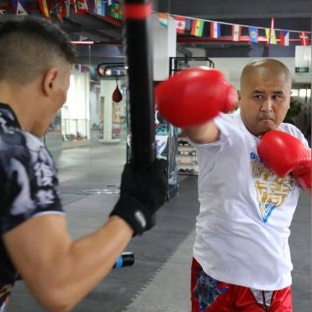 逝去的青春,头破血流的年轻人未办葬礼的遗憾