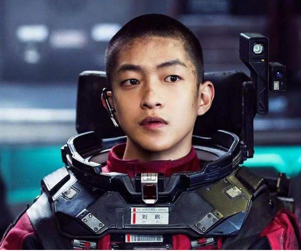 屈楚萧，与刘德华合作——开心与紧张交织的体验