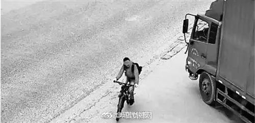 少年离家出走，从重庆到西藏的飞行之旅