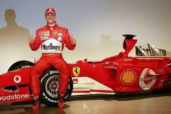 舒马赫时隔11年首次公开露面，传奇车手重现光芒