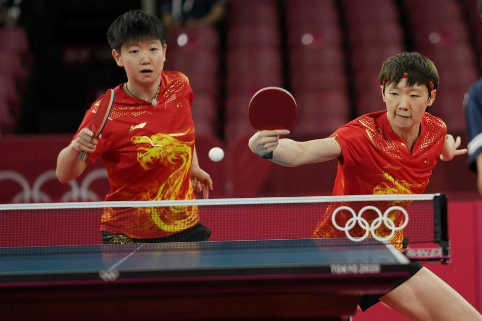 孙颖莎4-2力克王曼昱，荣耀夺冠