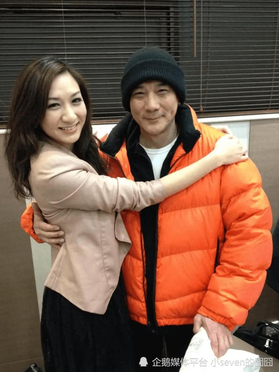 徐少强夫妇丧礼上，旧爱雪梨意外现身