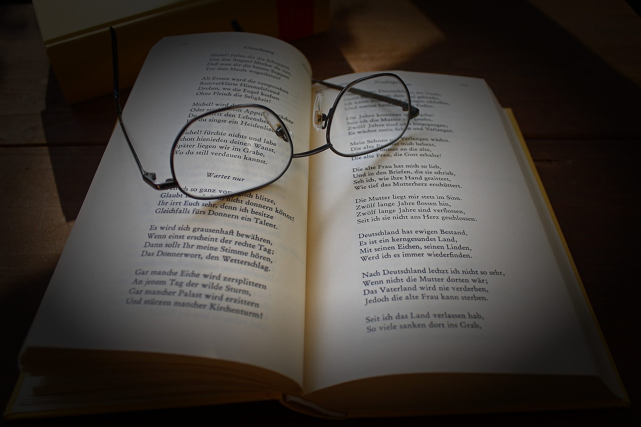 著名诗人痖弦逝世,一位文学巨匠的离世