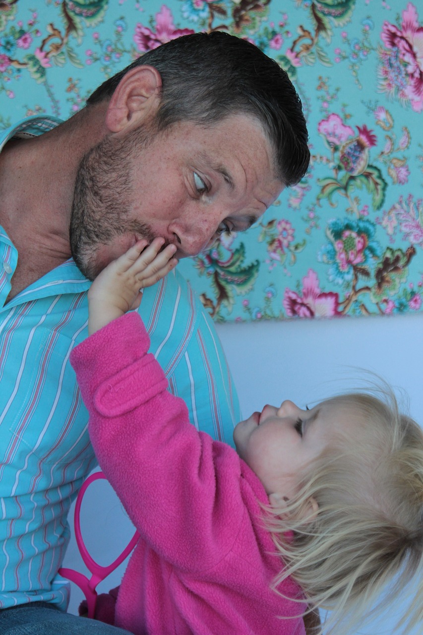 幼儿意外被关楼顶天台,事件始末与反思