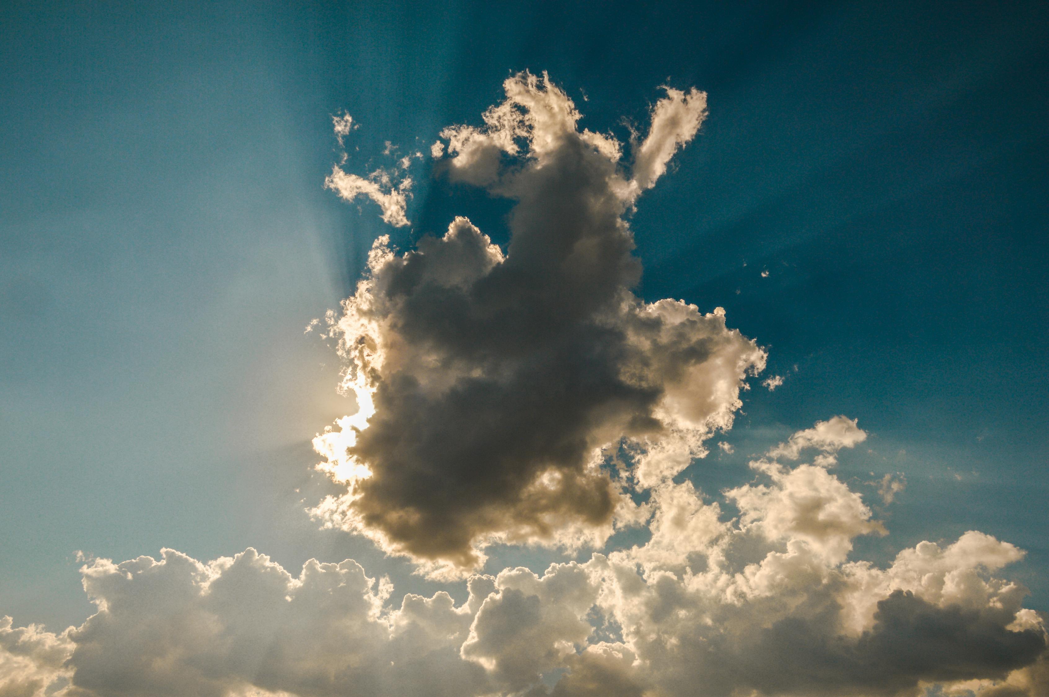 海口气温即将冲破40℃，炎炎夏日的挑战与应对